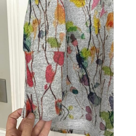 Soft Surroundings Gray Pink Floral Poppy V Neck Split Hem Tunic Top PS - Picture 5 of 11